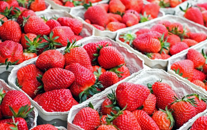 Süße und knackige Erdbeeren